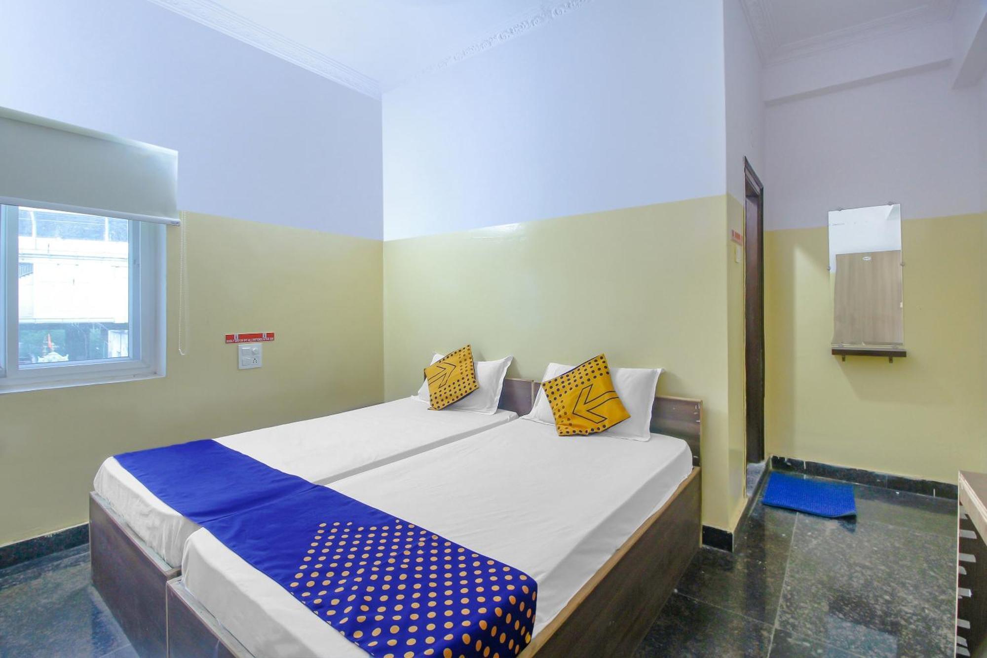 Spot On 81775 Mohit Gokul Lodge New Luxury Room'S Near Secunderabad Railway Station Lālāguda المظهر الخارجي الصورة