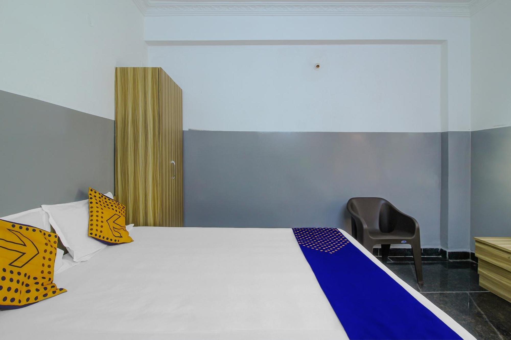 Spot On 81775 Mohit Gokul Lodge New Luxury Room'S Near Secunderabad Railway Station Lālāguda المظهر الخارجي الصورة