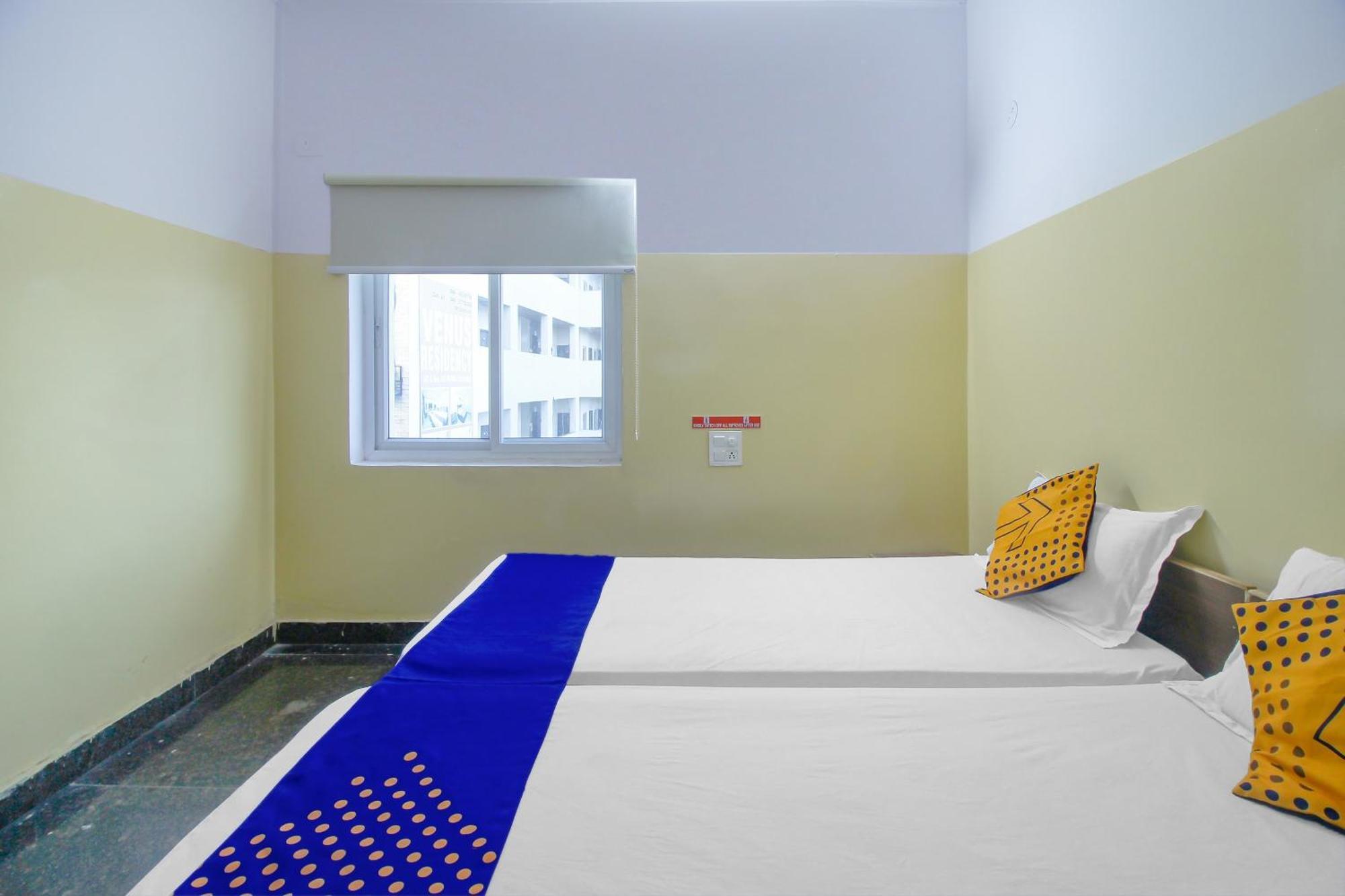 Spot On 81775 Mohit Gokul Lodge New Luxury Room'S Near Secunderabad Railway Station Lālāguda المظهر الخارجي الصورة