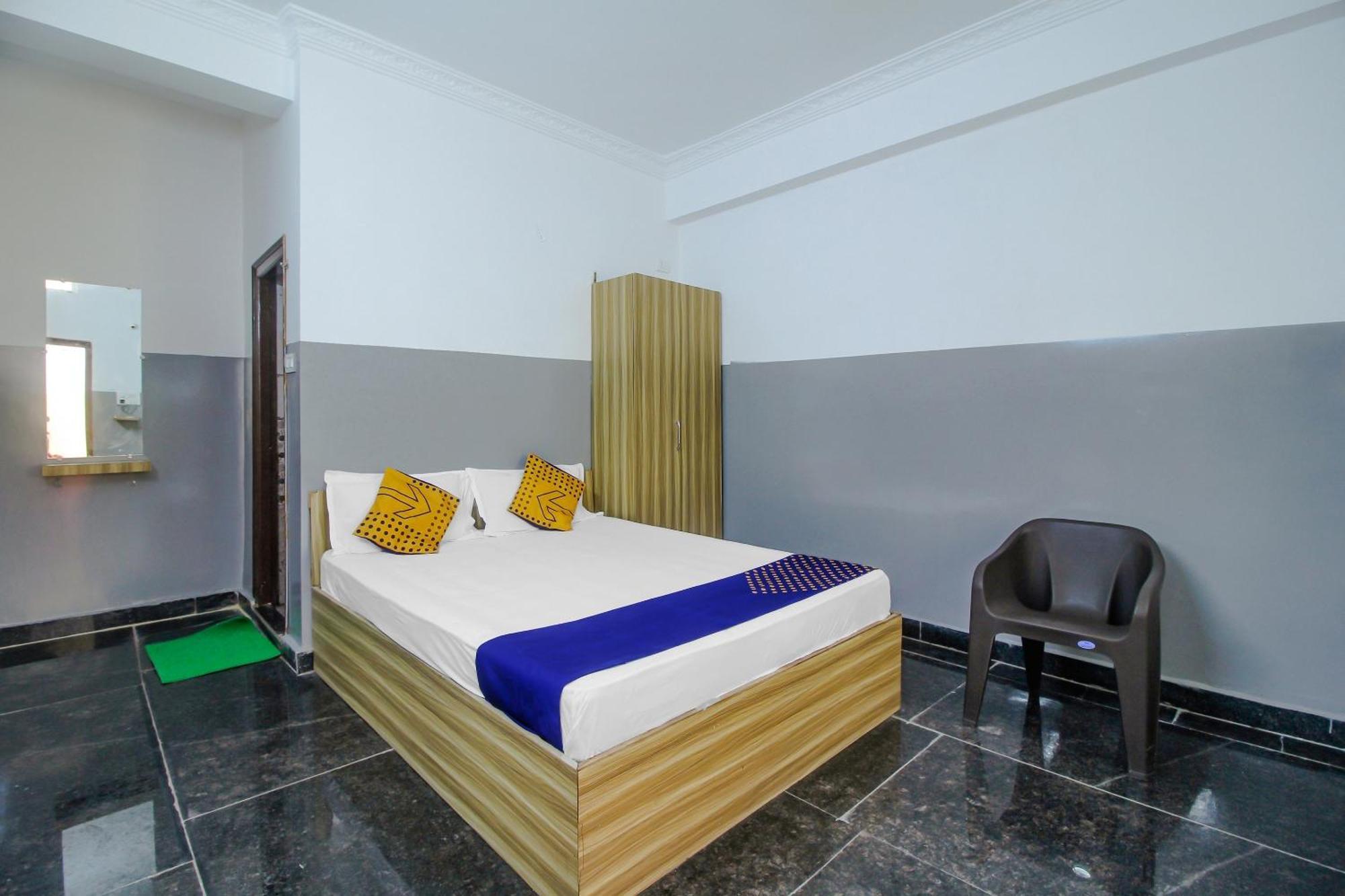 Spot On 81775 Mohit Gokul Lodge New Luxury Room'S Near Secunderabad Railway Station Lālāguda المظهر الخارجي الصورة