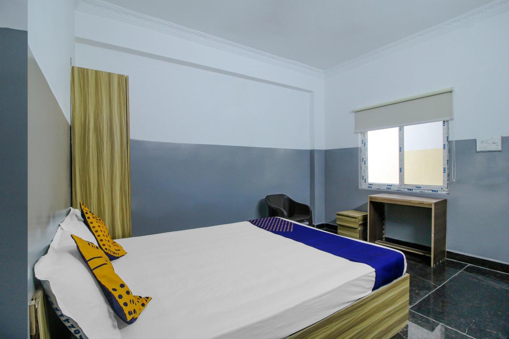 Spot On 81775 Mohit Gokul Lodge New Luxury Room'S Near Secunderabad Railway Station Lālāguda المظهر الخارجي الصورة